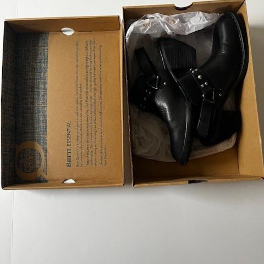 Born Pindo Black Leather Fig Shoes Women's size 8 originall box never worn